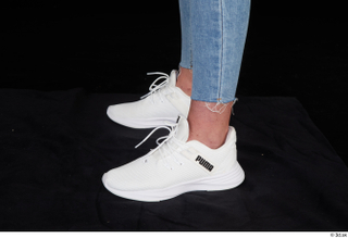 Vinna Reed foot shoes sports white sneakers 0003.jpg